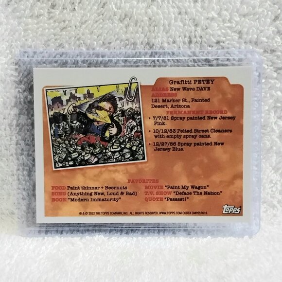 5/$20 Mint 2022 Topps Chrome GPK Haunted Hollis Card 180a!! - Picture 2 of 2